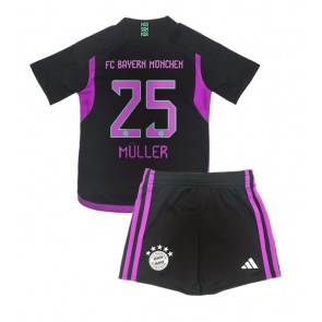 Bayern Munich Thomas Muller #25 Koszulka Wyjazdowych Dziecięca 2023-24 Krótki Rękaw (+ Krótkie spodenki)
